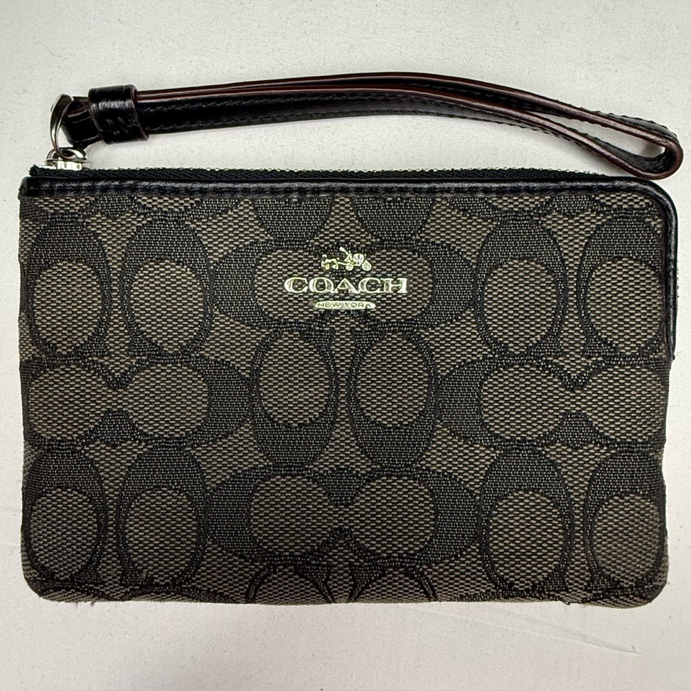 EUC Coach Signature Canvas Corner Zip Wristlet in Black Smoke